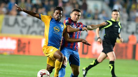 Ultima oră | A dat cu pixul. Cine s-ar fi așteptat la transferul ăsta: "Am venit la o echipă mare, cu fani minunați"
