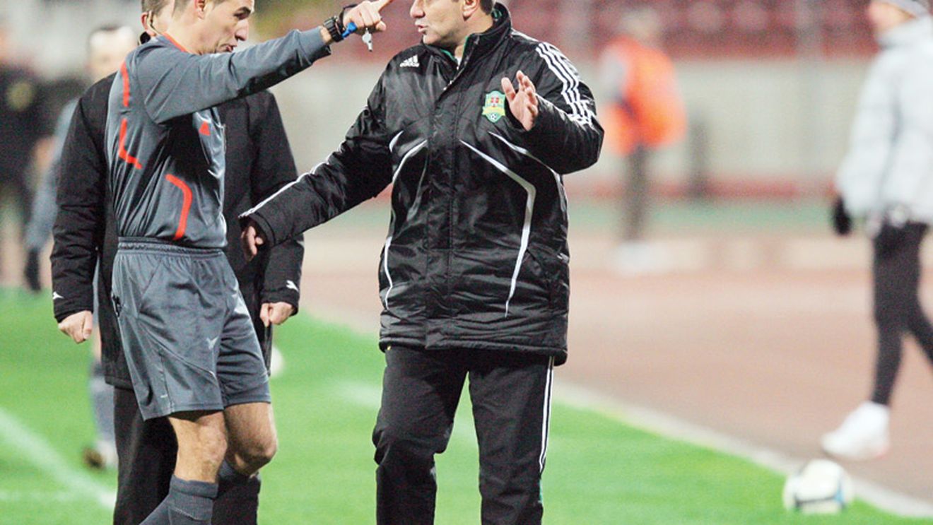 "Nașul",** sub asediu!