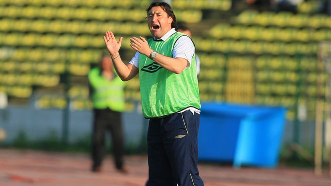 Dulca: "Să vedem dacă Moldovan știe ce joacă fosta sa echipă!"