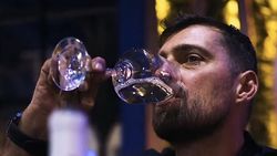 EXTRA Gabi Tamaș, pus pe butuci la băutură de colegii din Rusia: „Amestecau vodcă, vin, coniac, whisky, draci. Ne-am făcut pilaf”