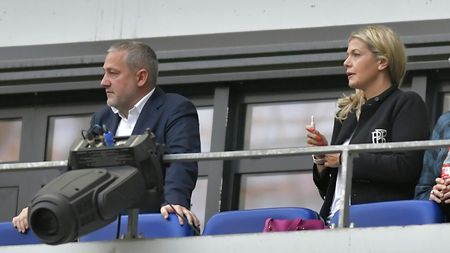 O legendă a Universității Craiova dă de pământ cu Mihai Rotaru! Greșeala majoră făcută de patronul echipei din Bănie! De ce nu vor câștiga oltenii titlul nici în acest sezon: „E noaptea minții!” | VIDEO EXCLUSIV ProSport Live