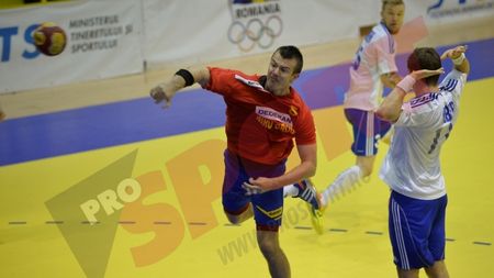 Un virus bizar a atacat și naționala masculină de handbal la înfrângerea rușinoasă cu Finlanda. Președintele FRH a amintit de agentul patogen, selecționerul n-a spus nimic: "Era o scuză care putea fi interpretată"