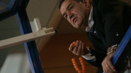 Cât în 25 de ani!** 11 antrenori schimbați în era Becali!