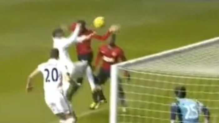 10 din 10 pentru Van Persie!** Performanța olandezului, înlesnită de un record al lui United la care toată Anglia doar privește. VIDEO Nimeni nu are perfecțiunea asta