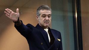 Meciul "2 în 1" pentru viitorul Stelei!** "Copilul" lui Reghecampf și preferații lui Becali s-au întrecut în execuții de efect!" Cum s-au mișcat țintele roș-albaștrilor: