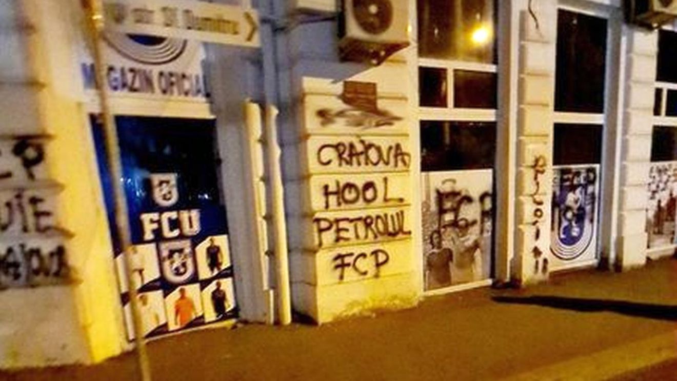 Scandal la FC U Craiova, după reinstalarea lui Nicolo Napoli! Trei suporteri au vandalizat sediul clubului lui Adrian Mititelu | FOTO