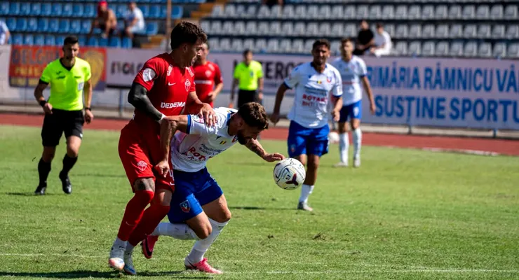Condusă în două rânduri, FC Bacău a scos o remiză la Râmnicu Vâlcea, dar putea da lovitura la ultima fază. Costel Enache: ”Un rezultat echitabil, dar un pic mă doare ratarea din final”