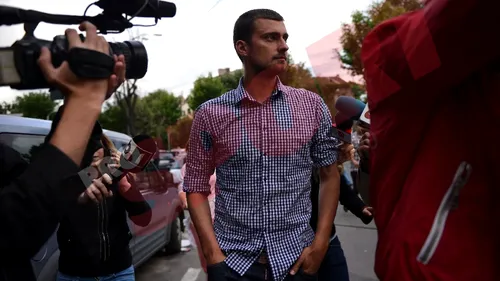 Gabi Tamaș a părăsit Secția de Poliție, după 10 ore. Fundașul are interdicția de a părăsi țara. VIDEO - Cum s-a dat în spectacol fotbalistul