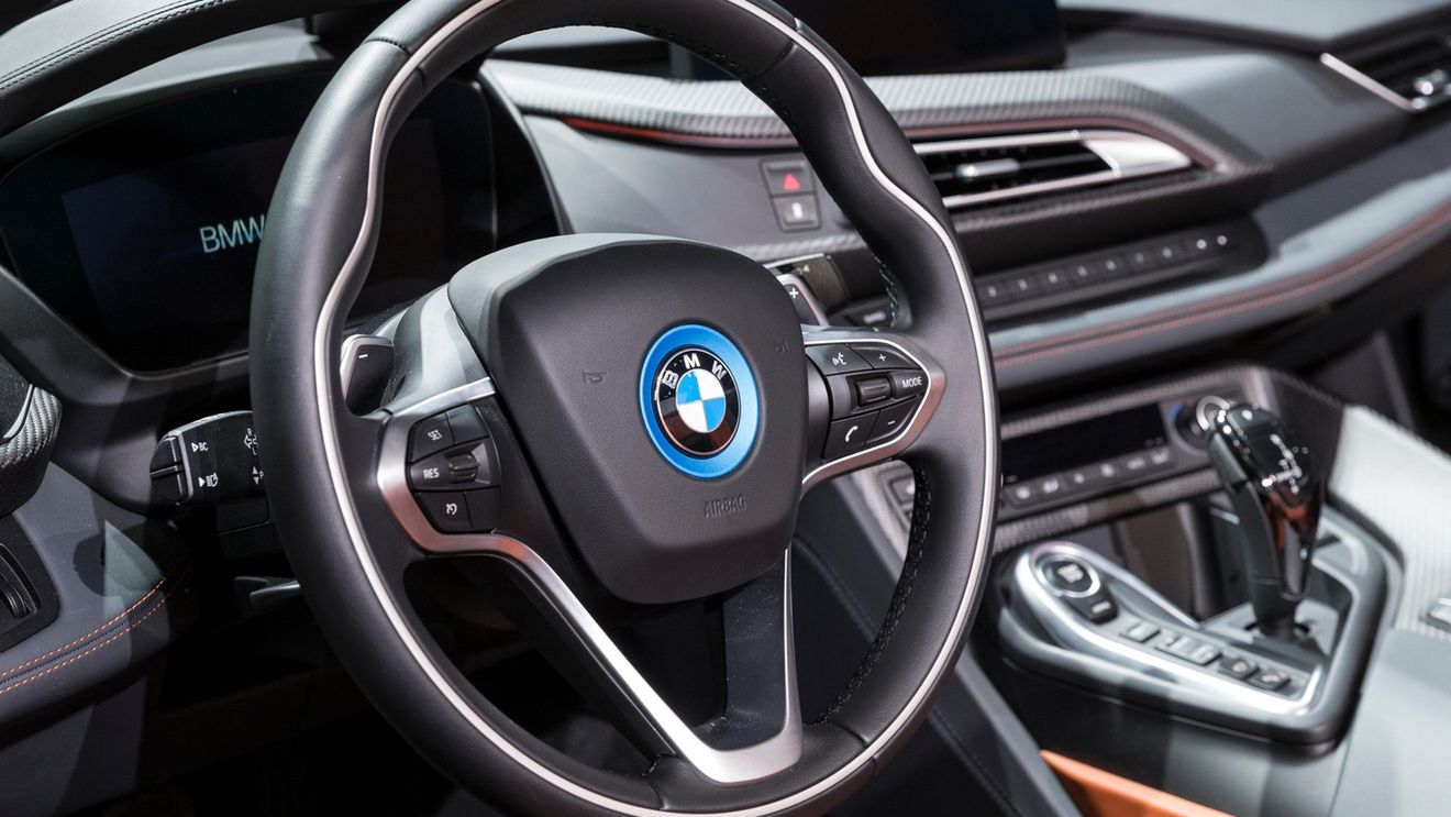 Mașina lui Diego Maradona, scoasă la licitație! Ce dotări are bolidul de lux