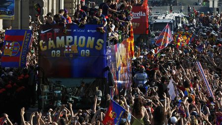 750.000 de fani** au celebrat alături de Messi&co câștigarea Ligii!