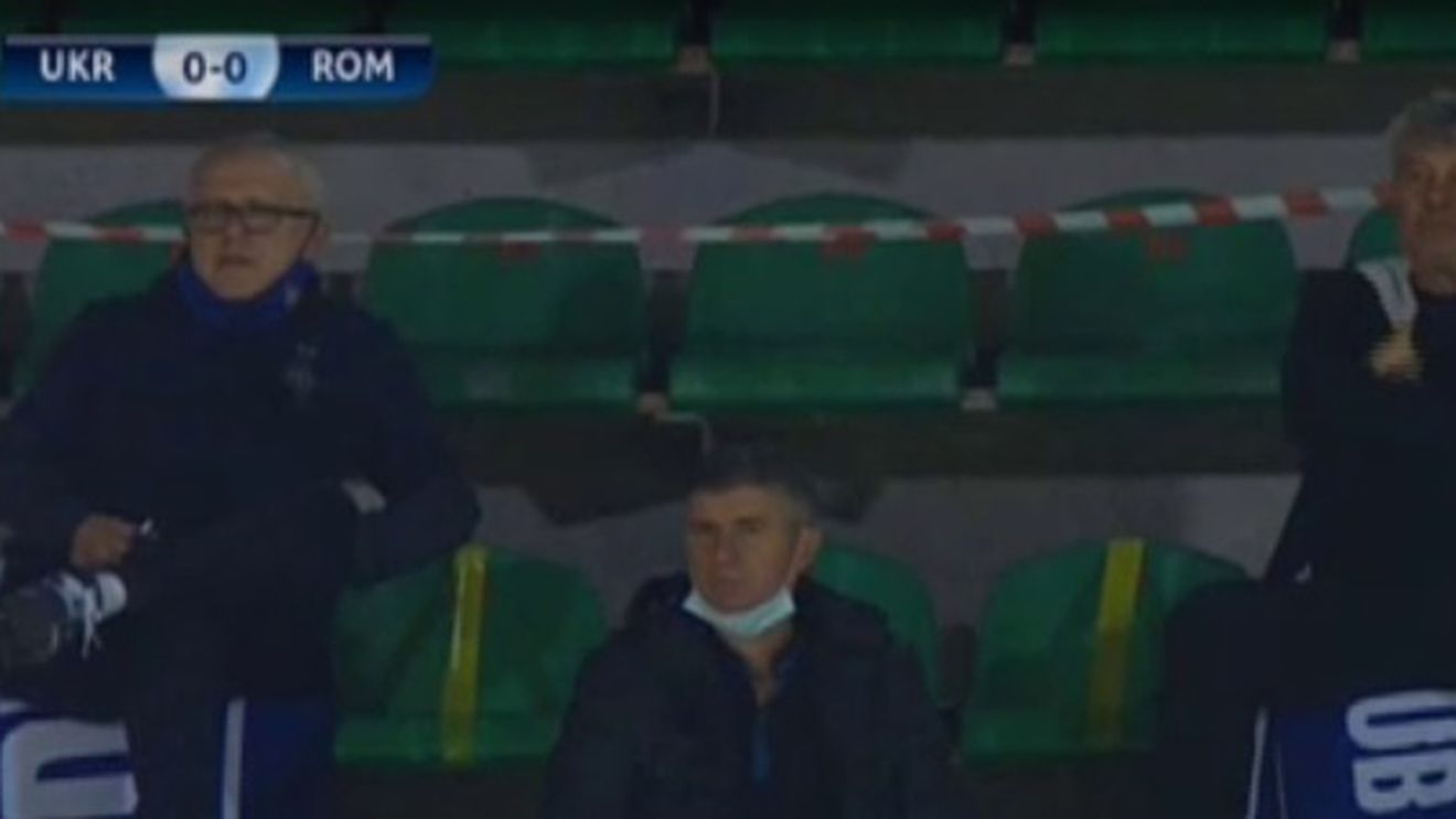 Mircea Lucescu, suporter de lux la meciul echipei lui Adrian Mutu. Antrenorul român a făcut poze cu suporterii din Kiev