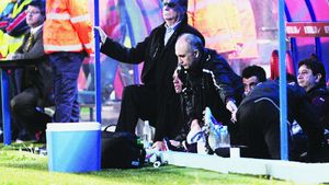 "Vamă" l-a luat la mișto pe MM!** Cei doi au pus presiune pe arbitri și s-au tachinat pe tot parcursul meciului