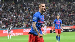 „Dacă ești un om inteligent, nu faci asta!”. Daniel Bîrligea, pus la punct de Ionel Ganea, după ce a râs de galeria lui Dinamo. EXCLUSIV