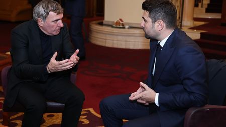 Mutu, negocieri cu un club uriaș din Serie A: ”Ar putea să ajungă acolo”