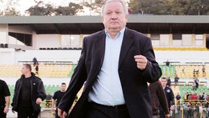 Porumboiu: "Mardare nu va pleca decât afară "