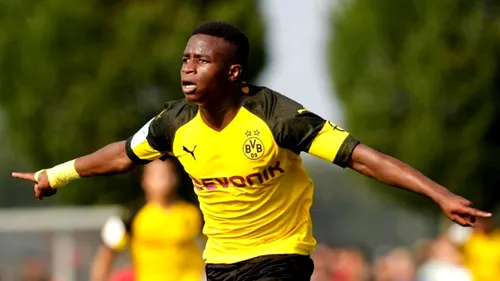 Youssoufa Moukoko, puștiul fenomen de la Borussia Dortmund, ținta ultrașilor rasiști! Ce i-au făcut după ce a marcat un hattrick