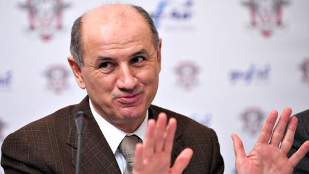 Copos e de partea lui Coman și le transmite fanilor:** "NU pleacă de la Rapid! Dacă vreți asta, veți rămâne singuri"