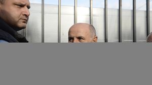 Prima declarație a lui Copos de la declanșarea scandalului de plagiat: "Am fost calomniat brutal. Voi cere un raport autorizat" Omul de afaceri se poate întoarce după gratii dacă este dovedit furtul intelectual