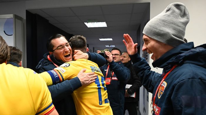 Cum a reacționat Edi Iordănescu atunci când l-a întâlnit pe Răzvan Burleanu la vestiare și președintele FRF plângea de fericire: „Vreți să știți dacă am vărsat și eu lacrimi?”