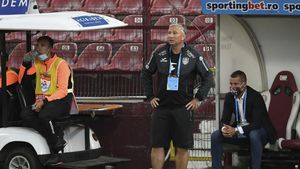 Dan Petrescu îi face praf pe șefii fotbalului românesc! „Bursucul” nu a înțeles ce se întâmplă cu echipele unde s-a descoperit COVID-19. „Nu eram pregătiți să începem campionatul! Nu suntem pregătiți în continuare!” | VIDEO