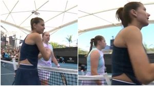 Ieri prietene, azi dușmance! Moment tensionat între Sorana Cîrstea și Jelena Ostapenko, la finalul meciului de la Adelaide. VIDEO