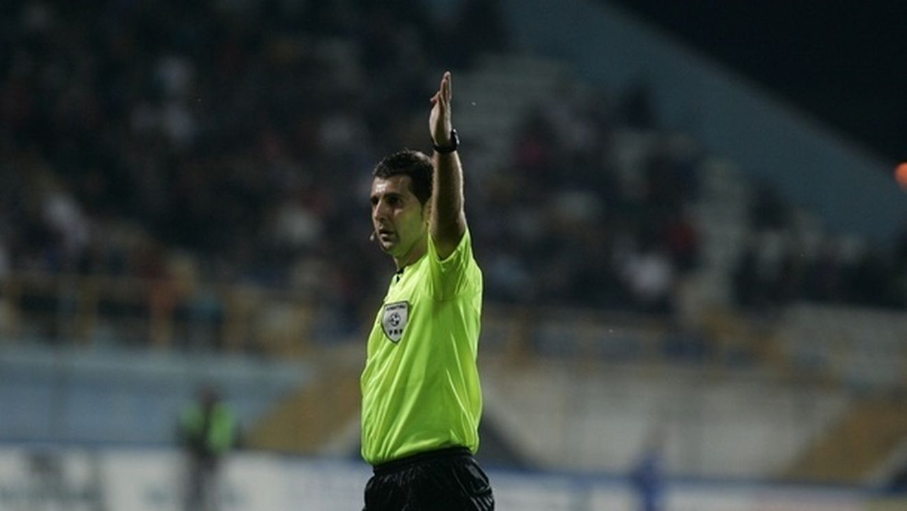 Robert Dumitru arbitrează Dinamo - Craiova în Cupa României