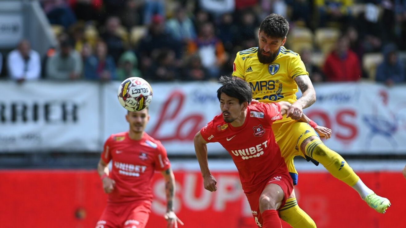 Japonezul care face carieră în România! „Într-o zi va trebui să mă prezint la antrenament cu bicicleta și să parchez între un Mercedes și un Porsche”. Și-a găsit fericirea la peste 8.000 de kilometri de casă | INTERVIU