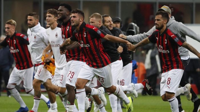 AC Milan chiar dă lovitura! Propunerea surpriză pentru postul de antrenor, la care nimeni nu s-a gândit