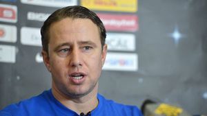 A fost dat afară de la Steaua de manager după doar o săptămână, dar își dorește să revină în Ghencea:** "Vorbesc des cu Reghe. Visul meu e să mă întorc acolo"