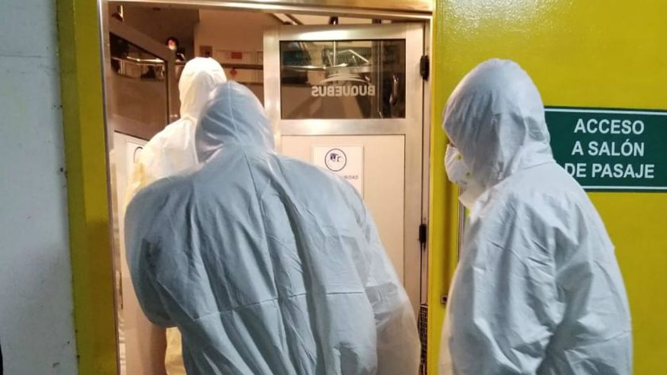 Un fost rugbist riscă 15 ani de închisoare! A fost acuzat că a infectat cu noul coronavirus peste 400 de oameni