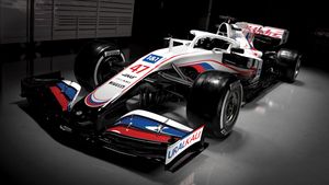 Bolidul de Formula 1 al constructorului american Haas pentru sezonul 2021 este vopsit în culorile Rusiei! Fiul lui Michael Schumacher, debutant în Marele Circ
