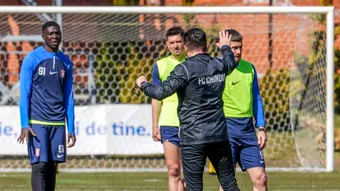 Avertismentul lui Ilie Poenaru înainte de Chindia – Metalul Buzău: ”Să rămânem cu picioarele pe pământ, să fim modești!” Târgoviștenii vor să-și continue seria de victorii și să înceapă play-off-ul de pe podiumul Ligii 2