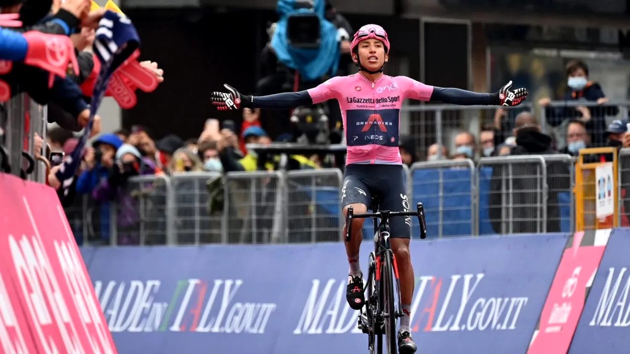 Egan Bernal, super victorie în Giro 2021! Columbianul a câștigat etapa „regină” și doar o minune îl mai poate da jos de pe primul loc | VIDEO