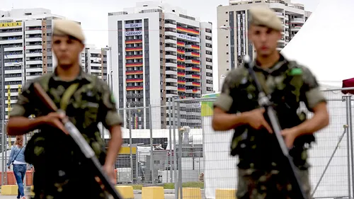 Scene incredibile aproape de Satul Olimpic! Un bărbat a fost ucis în plină stradă, după ce a ce încercat să jefuiască un șofer. Presa braziliană susține că victima era diplomat rus, informația a fost negată