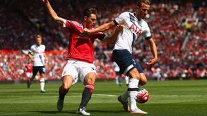 Juventus i-a găsit înlocuitor lui Dani Alves! Italienii au pus ochii pe un fundaș din Premier League