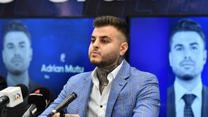 Adrian Mititelu jr., reacție despre posibilitatea ca vedeta Bahassa să ajungă la FCSB liber de contract! Fiul patronului real de la FC U Craiova dă un răspuns „la două capete”: „Încă nu sunt ultimele 6 luni”
