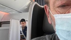 Novak Djokovic, în mijlocul unui nou scandal după ce a fost surprins fără mască în avion! Cum vrea să își „spele" păcatele sârbul: investește într-un laborator de dezvoltare a unui tratament împotriva Covid