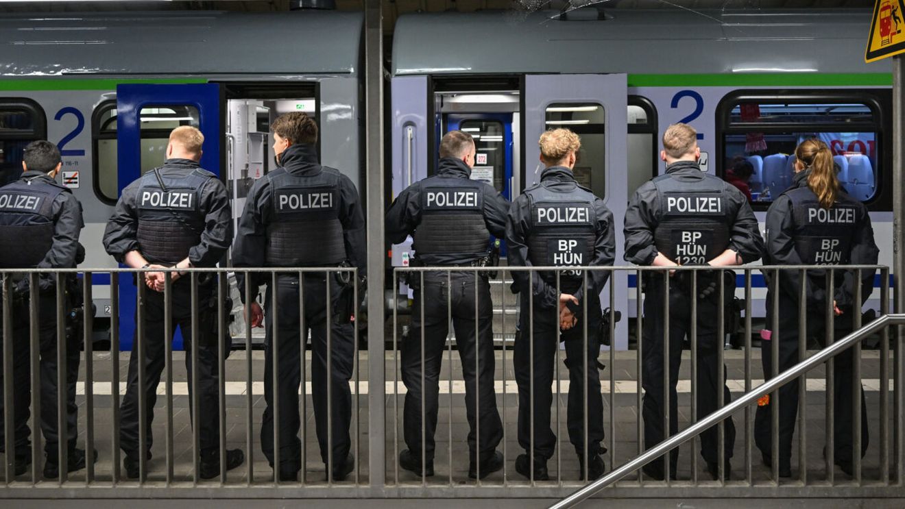 Românii vor trece prin „cel mai rău iad al drogurilor din Europa” la ultimul meci din grupă, cu Slovacia! Ce se întâmplă la Frankfurt și care e zona de care trebuie să vă feriți