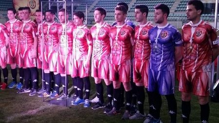 Fotbal "la pielea goală". O echipă din liga a IV-a spaniolă șochează printr-un echipament inedit