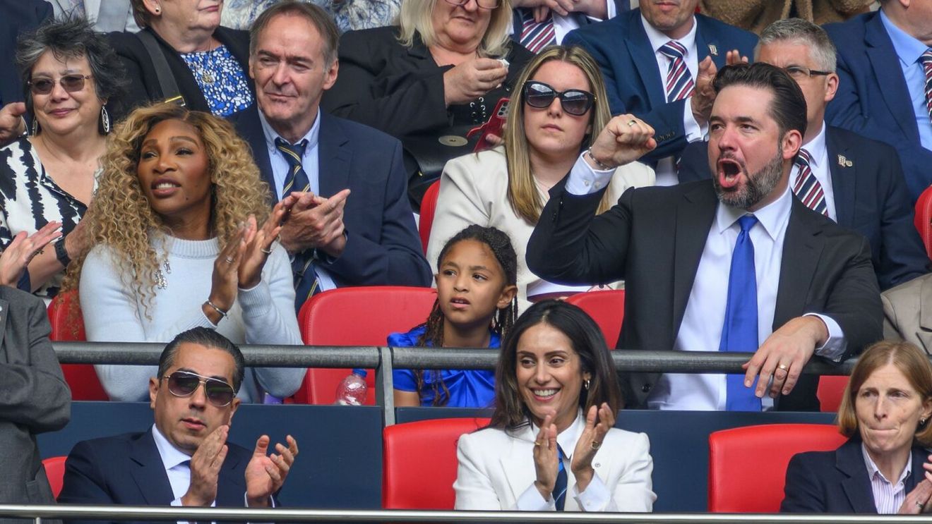 Serena Williams şi soțul ei afacerist au venit la meciul echipei din Anglia unde au devenit acționari prin plata a 24.000.000 de euro