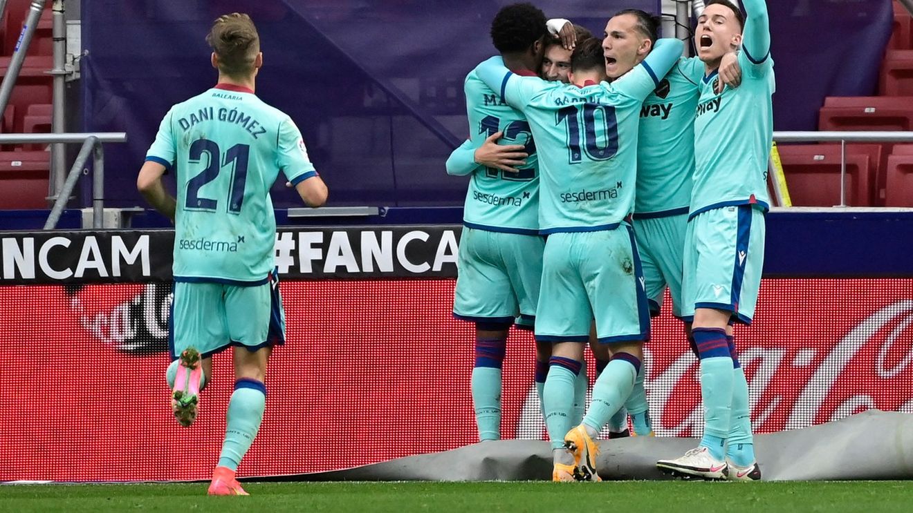 Levante, gol de la mijlocul terenului cu Atletico! Liderul din Spania, amenințat de Real Madrid și Barcelona după rușinea din ultima etapă | FOTO & VIDEO