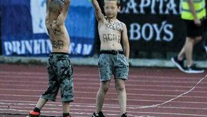 FOTO | Levski Sofia a fost amendată după ce un puști în vârstă de 10 ani a fost surprins făcând salutul nazist