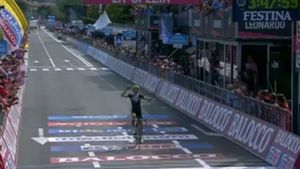 Formolo, victorie într-o etapă epică din Turul Italiei! Tricoul roz s-a schimbat, Uran și Zakarin au pierdut timp din cauza trenei infernale a Astanei