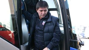 Lăcătuș, despre legalizarea `valizelor`: "E o nebunie!"