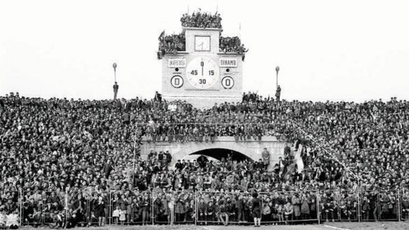 Oltenii au deja vu, după 47 de ani! În '73, din cauza unei amânări în care a fost implicată CFR Cluj, Craiova a pierdut un titlu şi a câştigat un renume: Campioana Unei Mari Iubiri