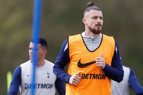 Poza pentru articolul MERCATO Vestea momentului! Cristi Chivu vrea să-l transfere pe Radu Drăgușin la Inter