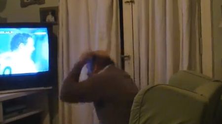 VIDEO Un fan aproape a ÎNNEBUNIT** în timpul meciului la finalul căruia River a retrogradat! Reacțiile INCREDIBILE