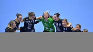 Helle Thomsen nu e mulțumită, dar vede partea plină a paharului. În schimb, o vedetă a CSM-ului a spus lucrurilor pe nume: "Nu e suficient să luăm mingea, să pasăm de două ori și apoi să aruncăm"