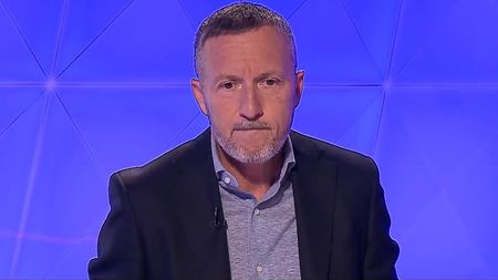 Codul secret al arbitrilor pentru a comunica din camera VAR pe teren chiar dacă e interzis de regulament! Meme Stoica dezvăluie cum se iau deciziile