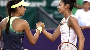 La un singur pas de tabloul principal de la Roland Garros! Victorii pentru Sorana Cîrstea și Andreea Mitu, în turul doi al calificărilor